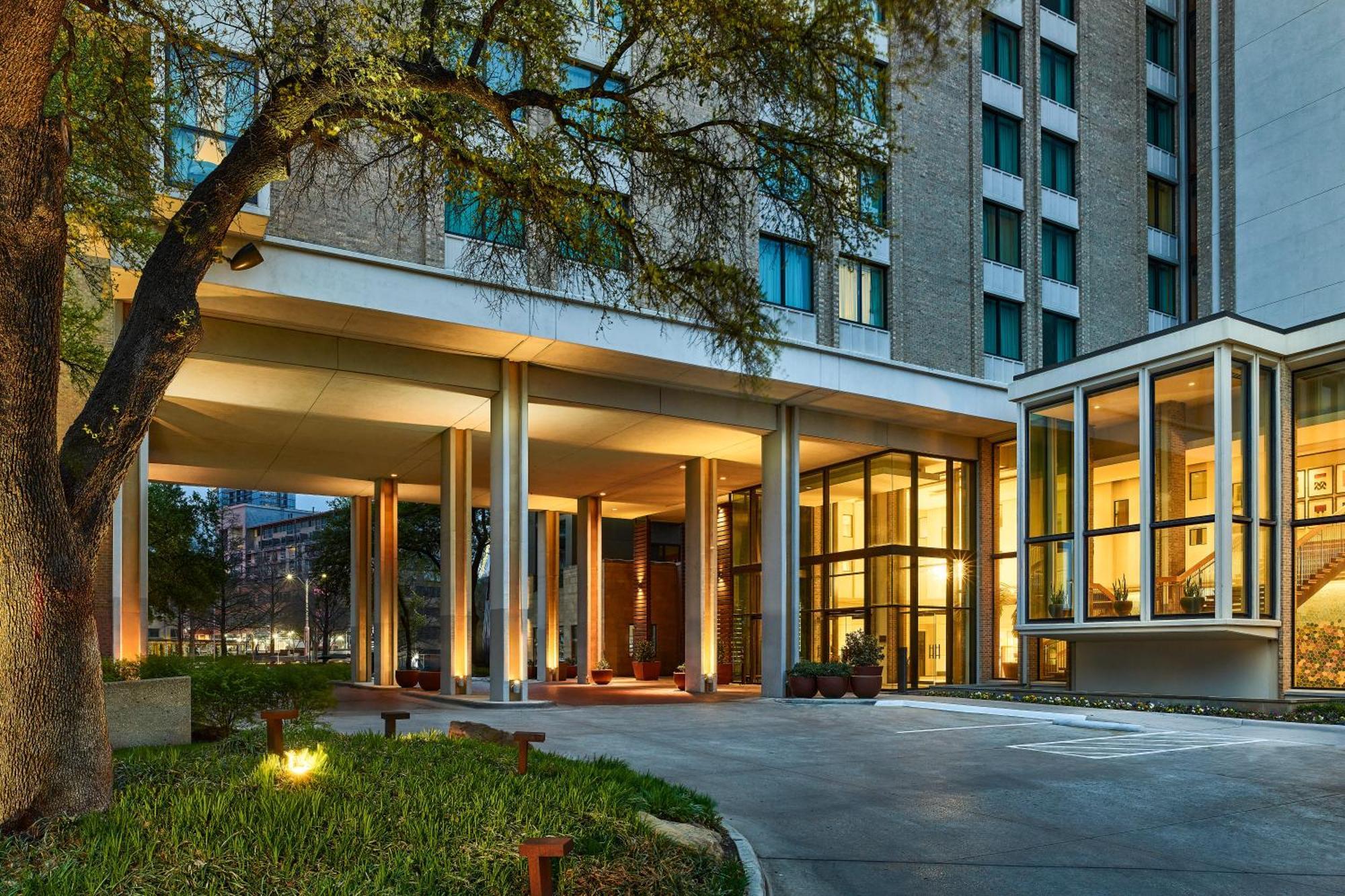 The Highland Dallas, Curio Collection By Hilton Exterior photo